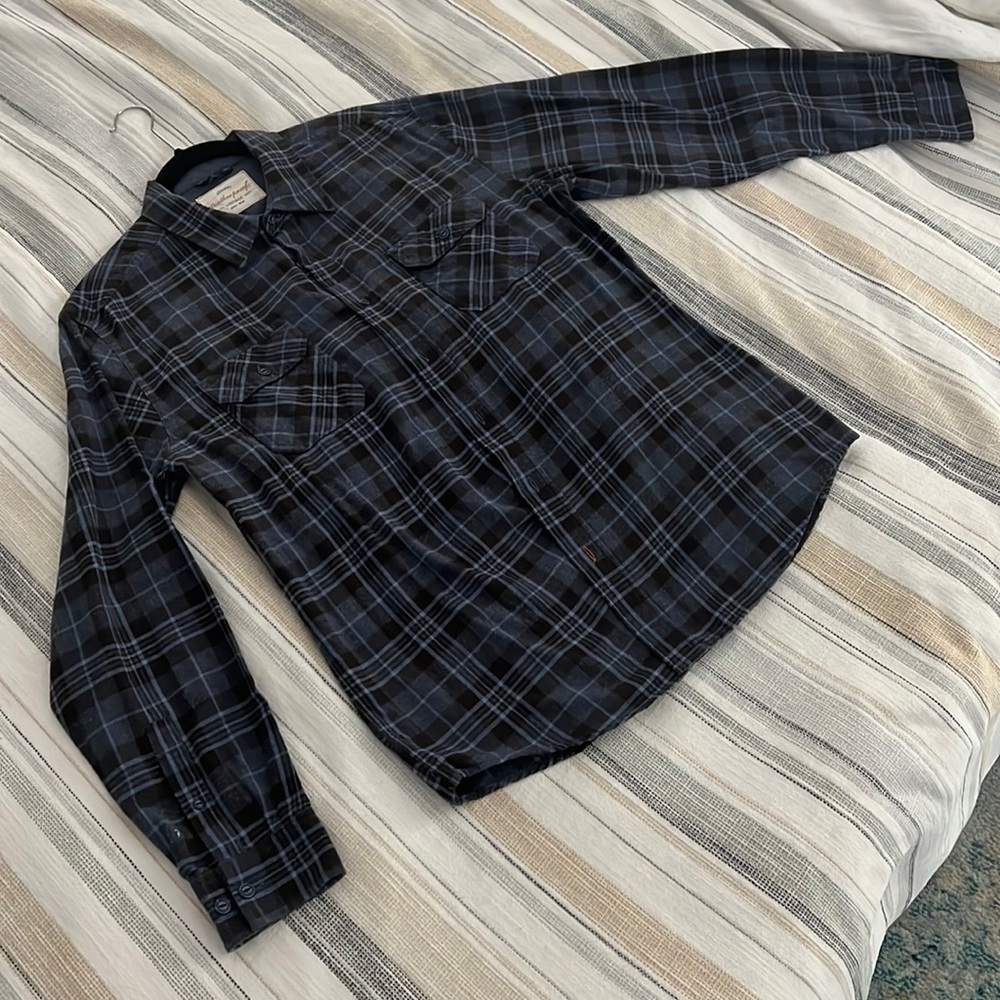 Lightweight blue earth toned flannel button-down